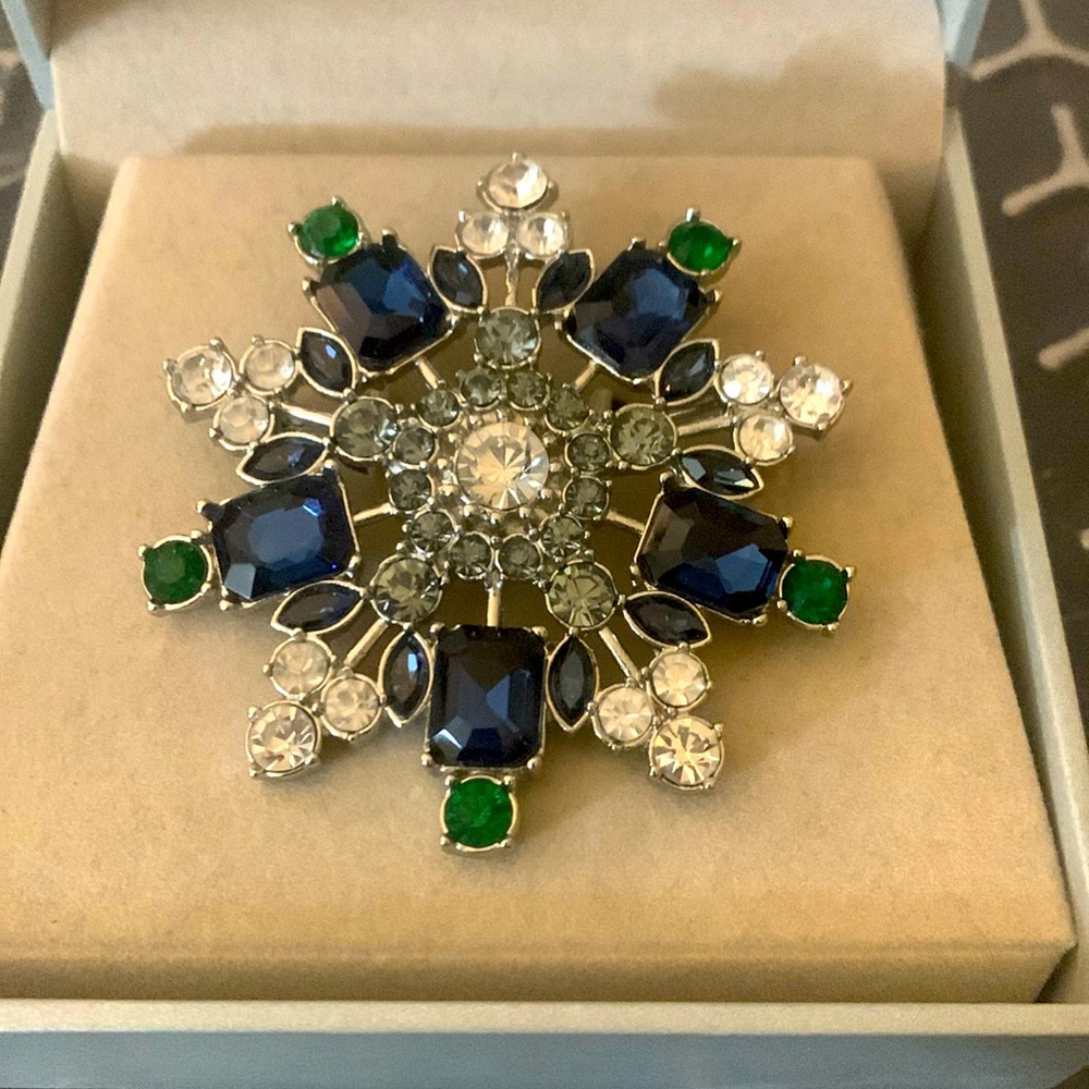 Talbots pin brooch blue aquamarine and rhinestones starburst shape